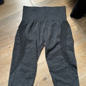 Contour scrunch butt leggings